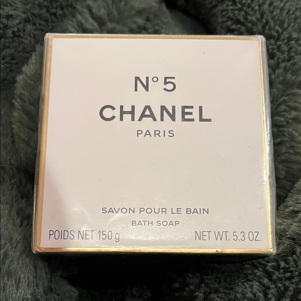 CHANEL No. 5 Bath Soap in White and Gold